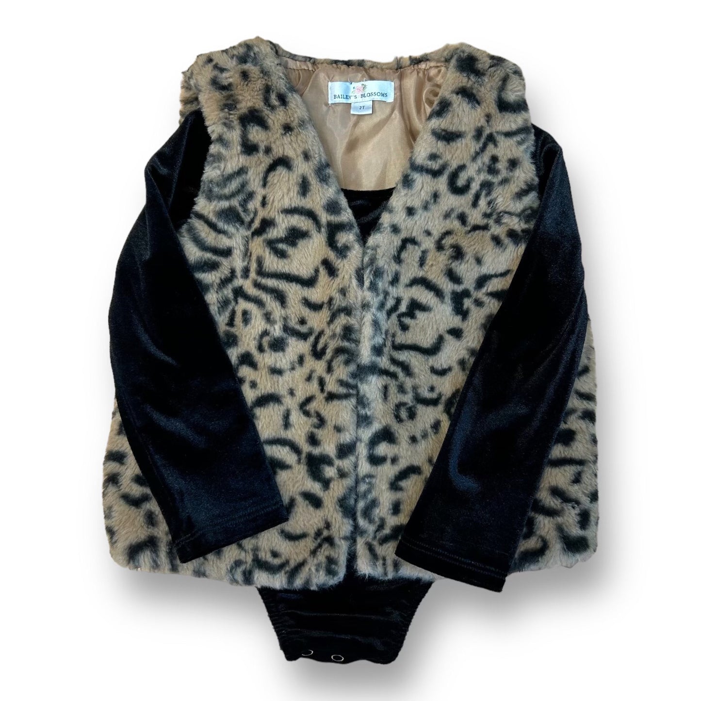A size 2T girls' faux fur vest and velvet bodysuit with a leopard print pattern.