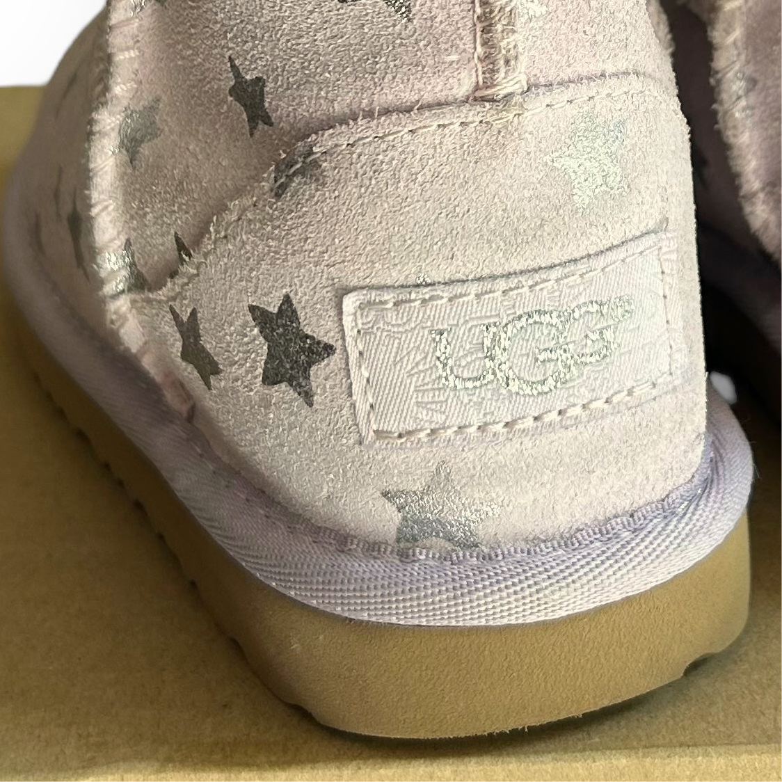 Kids UGG Classic II Short Stars Boot Girls Size 10 Pink Lilac Sheepskin Boots