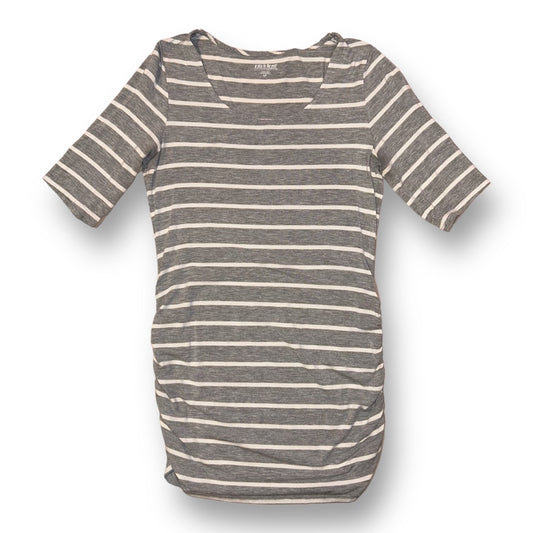 A Pea in the Pod Size Small Gray Striped 3/4 Sleeve Maternity Top
