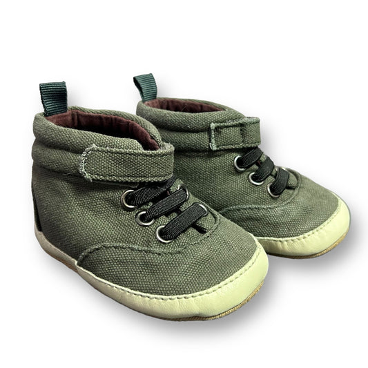 Old Navy Baby Boy Sneakers Size 3-6 Months Gray Soft Sole Booties