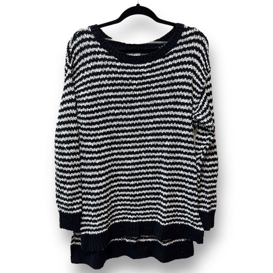 Liz Lange Size Medium Full Length Knit Maternity Sweater